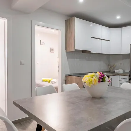 Apartment Marina Luxury Suites