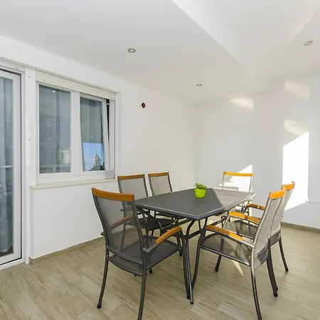 Apartment Marina Luxury Suites