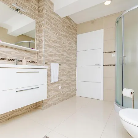 Marina Luxury Suites Apartment